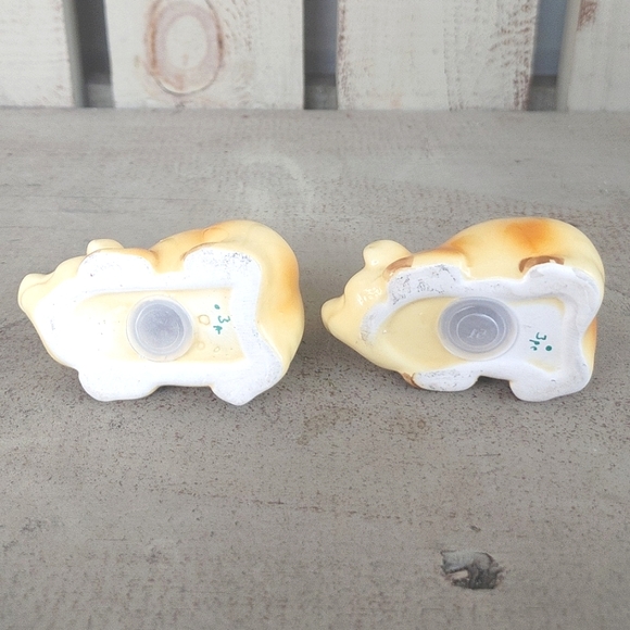 Vintage 1980's Ceramic Yellow Farm Pigs Laying Down Salt & Pepper Shaker Set - Picture 3 of 12